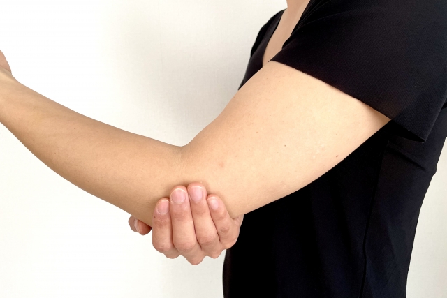 ゴルフ肘アイキャッチ